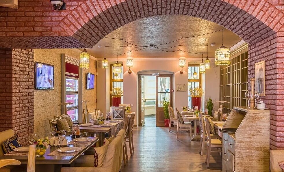 Bar bosco ресторан. Гостиный двор ресторан москва ильинка. Кафе рядом. Маленькое кафе внутри. Кафе рядом с московским.