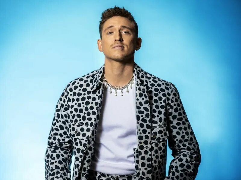 Дэнни онли ю. Danny saucedo 2025. дэнни сауседо 2025. danny saucedo 2025. danny saucedo 2025.