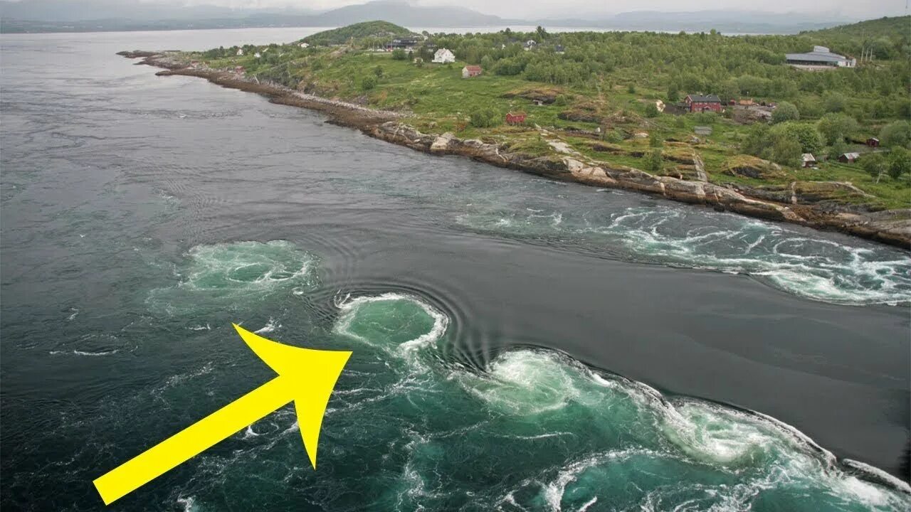 Самое мощное течение в мире. Водоворот в Норвегии Мальстрем. Сальстраумен Норвегия. Течение Сальстраумен Норвегия. Лофотенские острова водоворот Мальстрем.