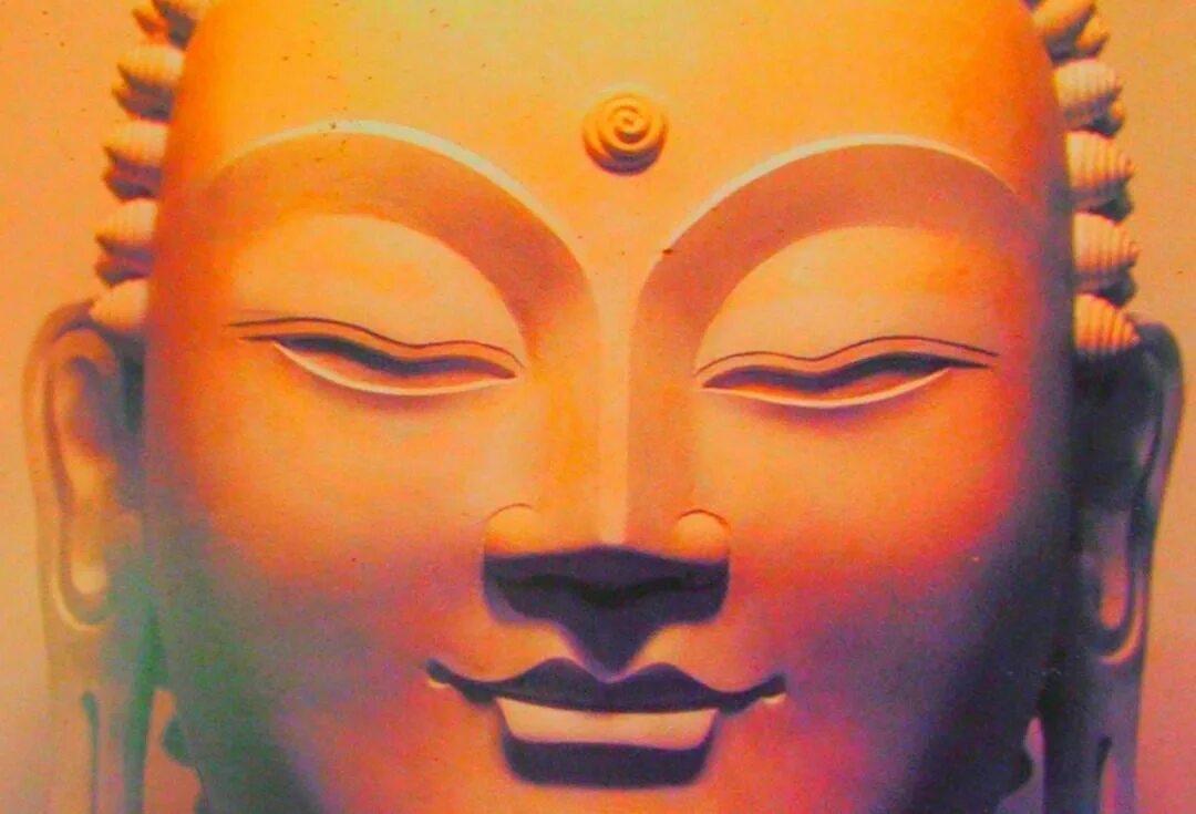 Дорог будды. Будда улыбка Майтрея. Оранжевый Будда. Путь Будды. Улыбающийся Будда.