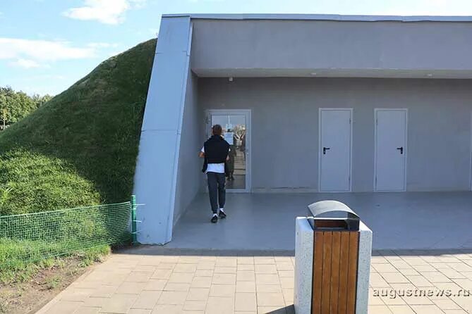 Сквери туалеты. Туалеты в парке царицыно. коломенское туалеты в парке. измайловский парк туалеты. туалет в парке кузьминки.