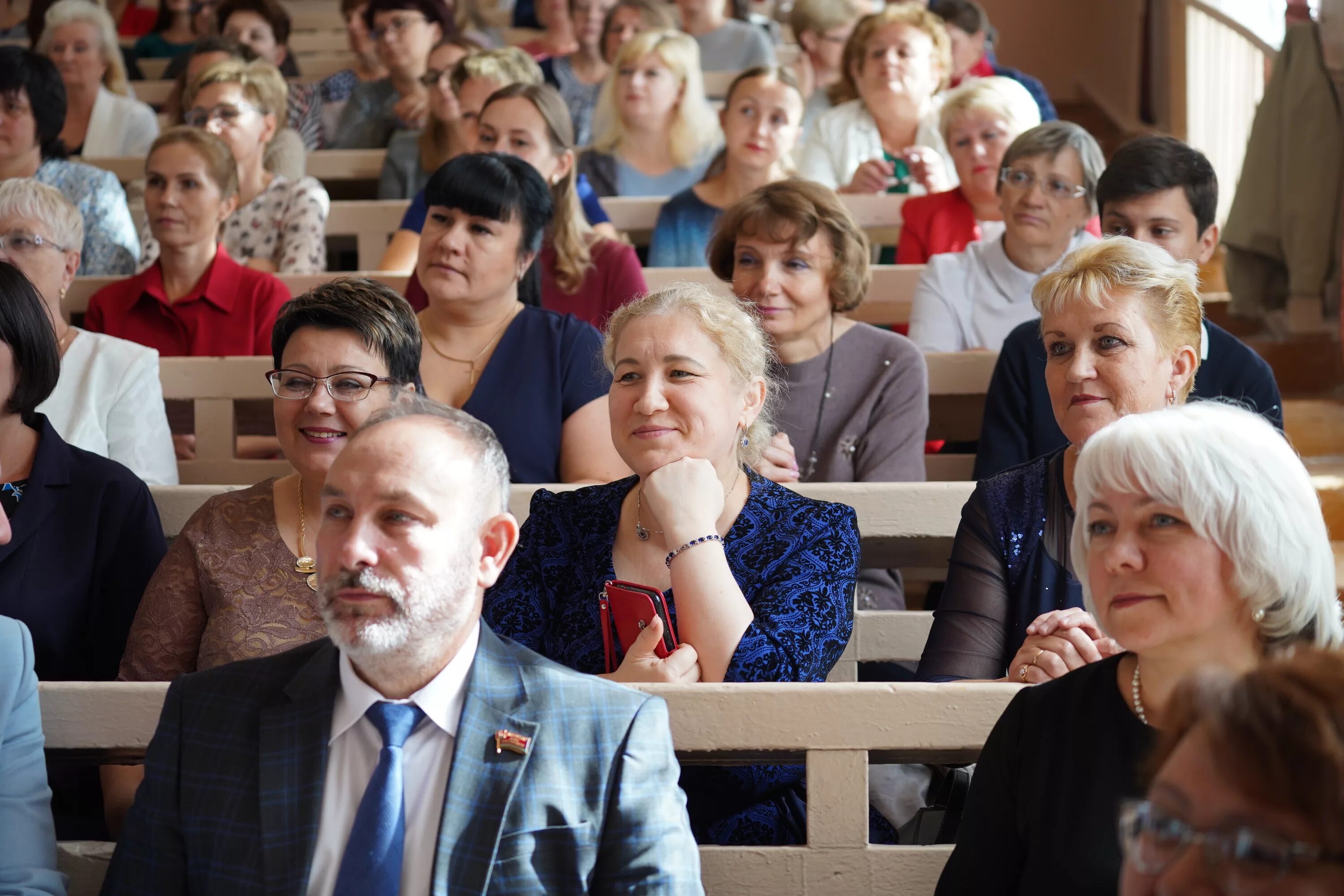 Гимназия ростова великого сайт. Гимназия Кекина Ростов Великий. Директор гимназии им Кекина. Гимназия имени Кекина Ростов Великий учителя. Гимназия 1 Ростов Великий.