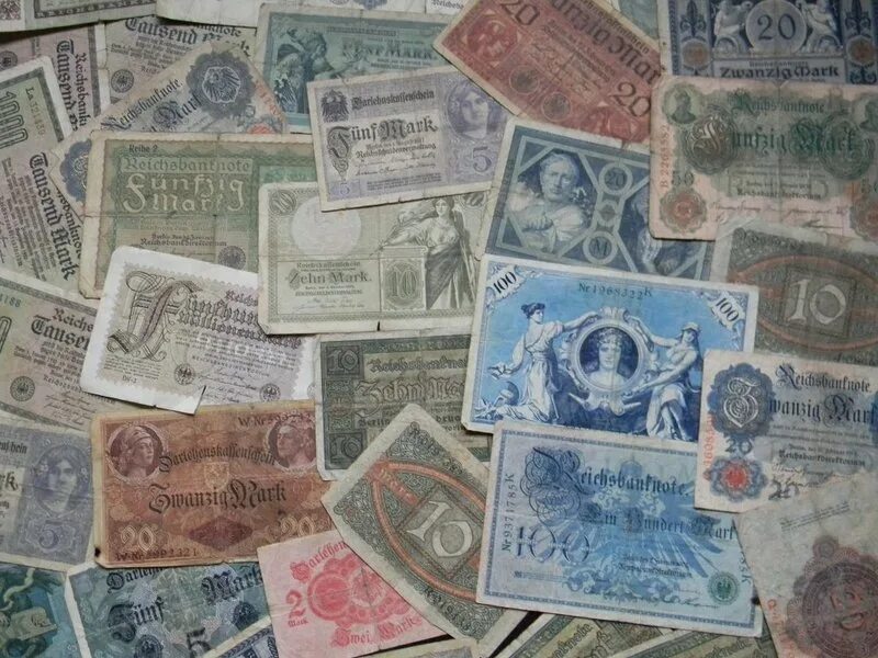 Иностранные деньги в россии. Старинные иностранные деньги. Иностранные банкноты. Купюры старые зарубежные.