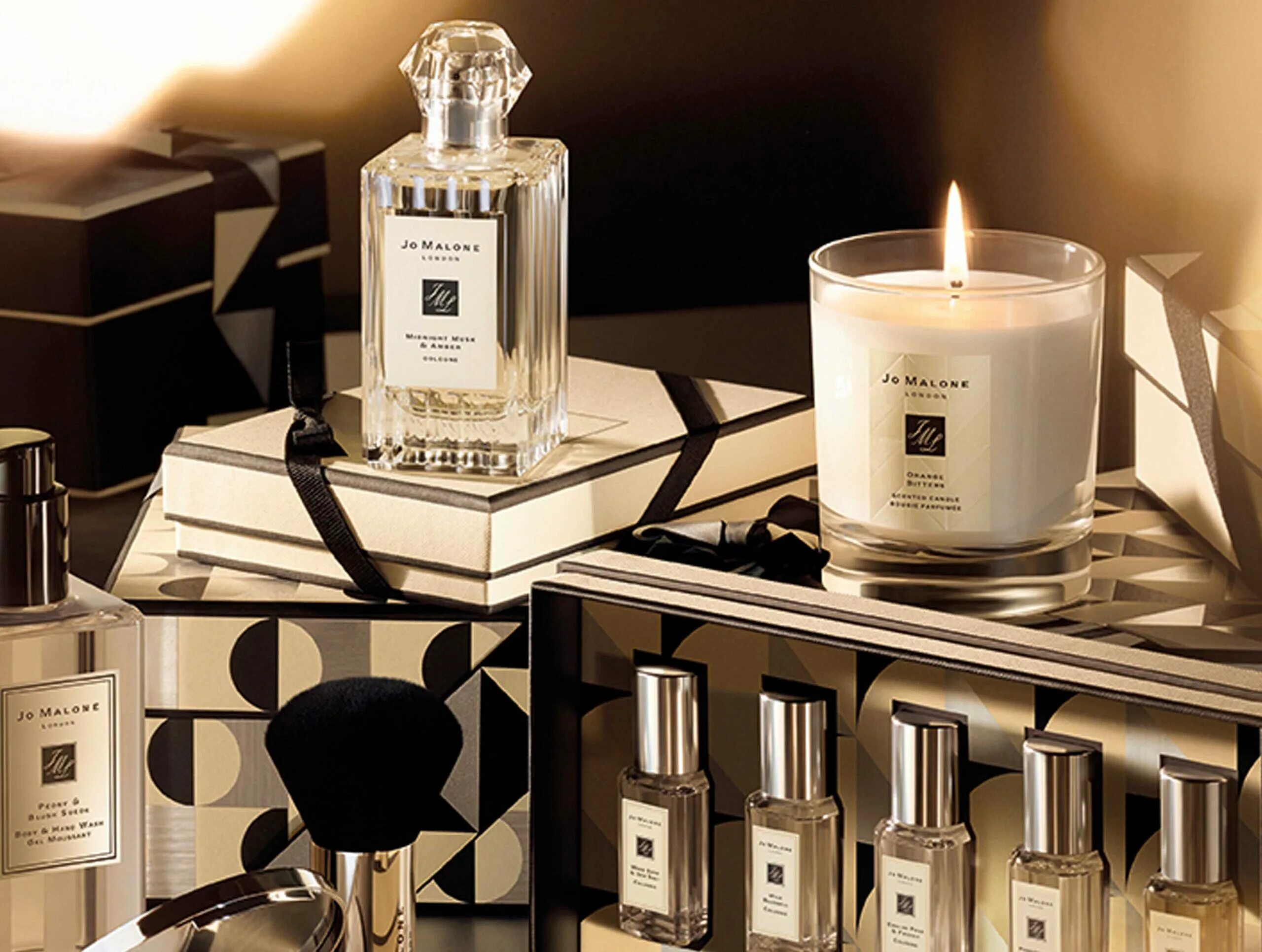 Духи малоне отзывы. Де Молонг Иль БОТЭ Jo Malone. Jo Malone London вещи. Jo Malone nectrine. Jo Malone CBE.