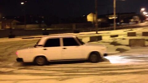 Видео показывает боком