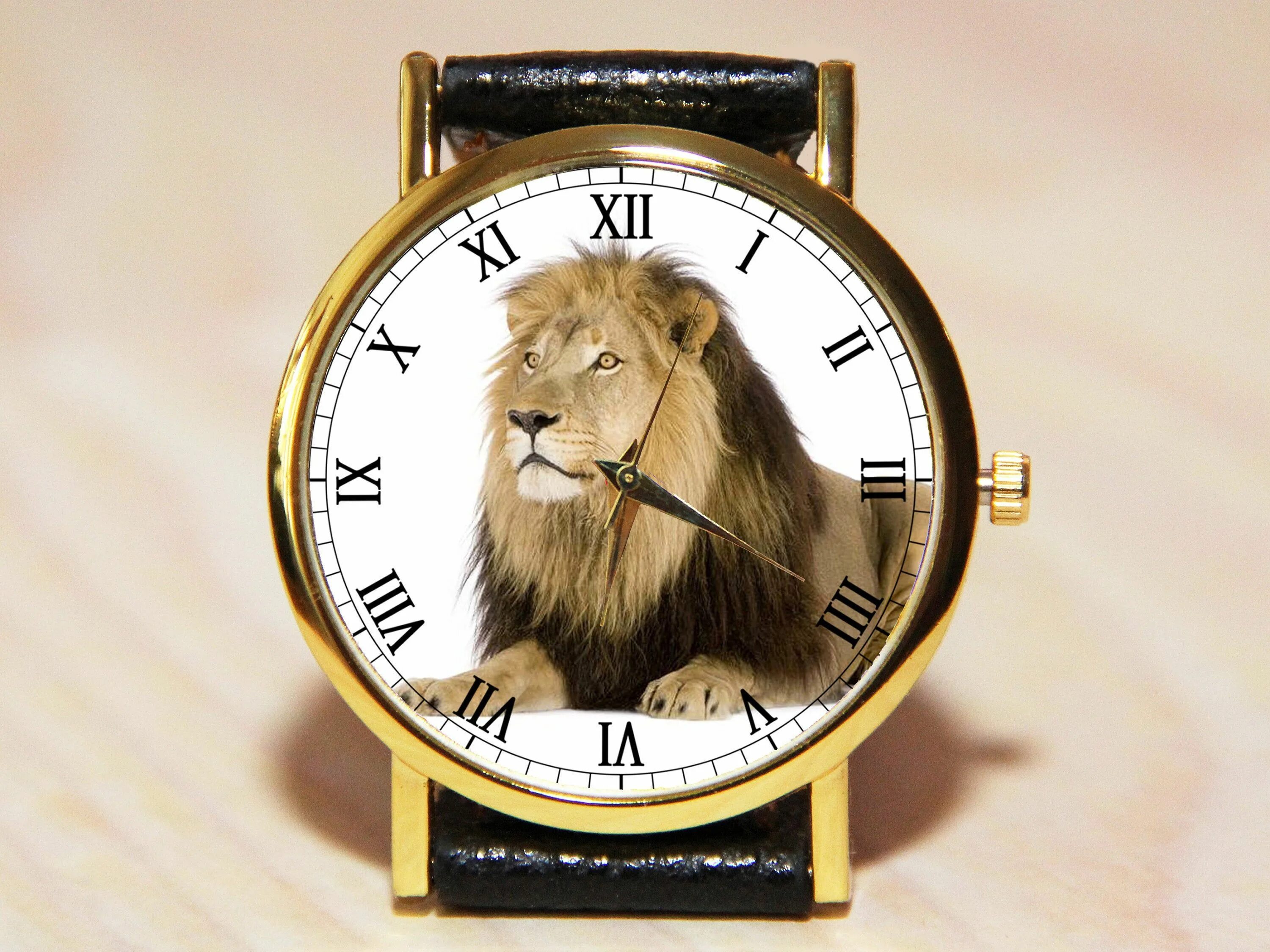 Часы про животных. Часы со львом наручные. Часы с животными. Часы со львом наручные женские. Животное и часы.
