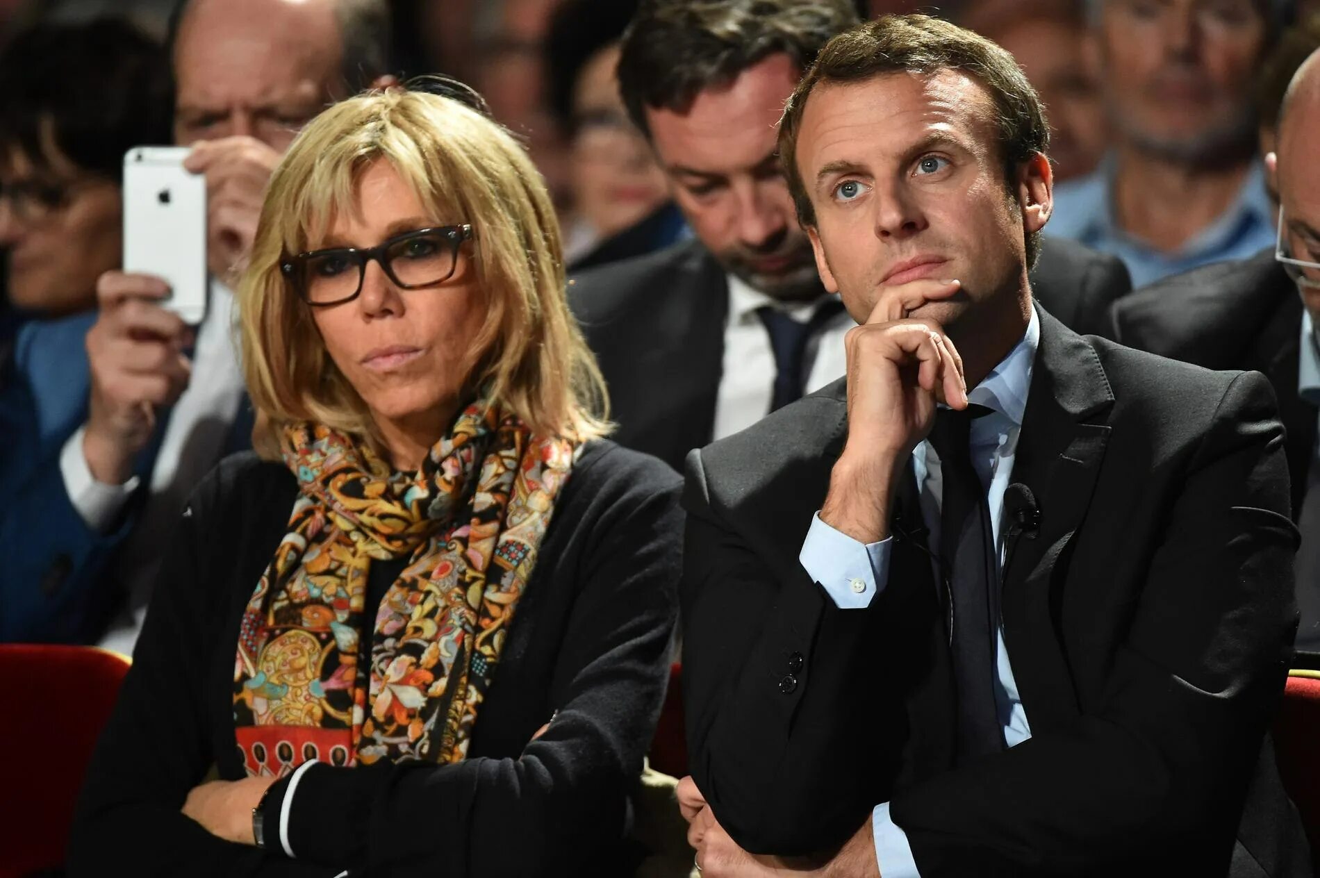 У президента франции есть дети. Жена президента Франции Брижит Макрон. Макрон Бриджит жена. Макрон Эммануэль с женой.
