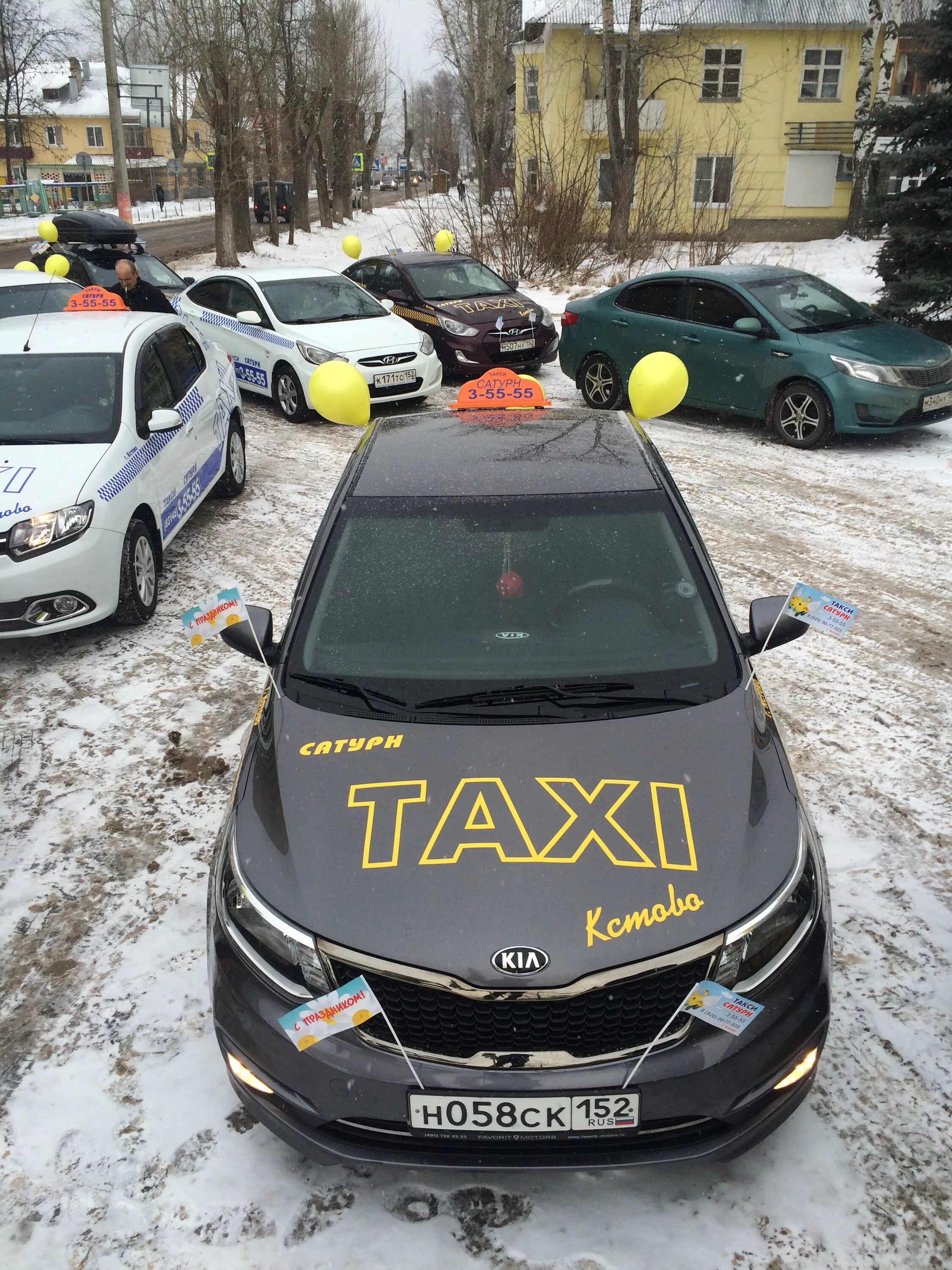 Такси сатурн номер телефона. Renault Logan такси Сатурн. Такси Сатурн Кстово. Reno Logan такси Сатурн. Такси Сатурн Нижний Новгород.