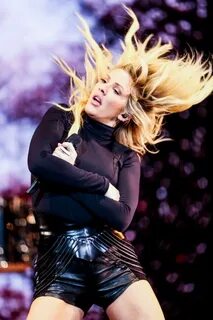 Ellie Goulding Performes at the Staples Center in Los Angeles 04/08/2016.