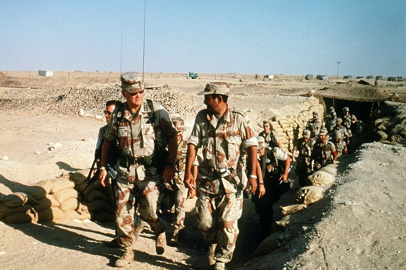 F-16 desert storm. Операция в буре пустыне. Война в ираке 1991 буря в пустыне. Операция в буре пустыне. 17 января 1991 года буря в пустыне.