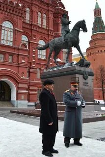 Памятник кому установлен на красной площади ярославля