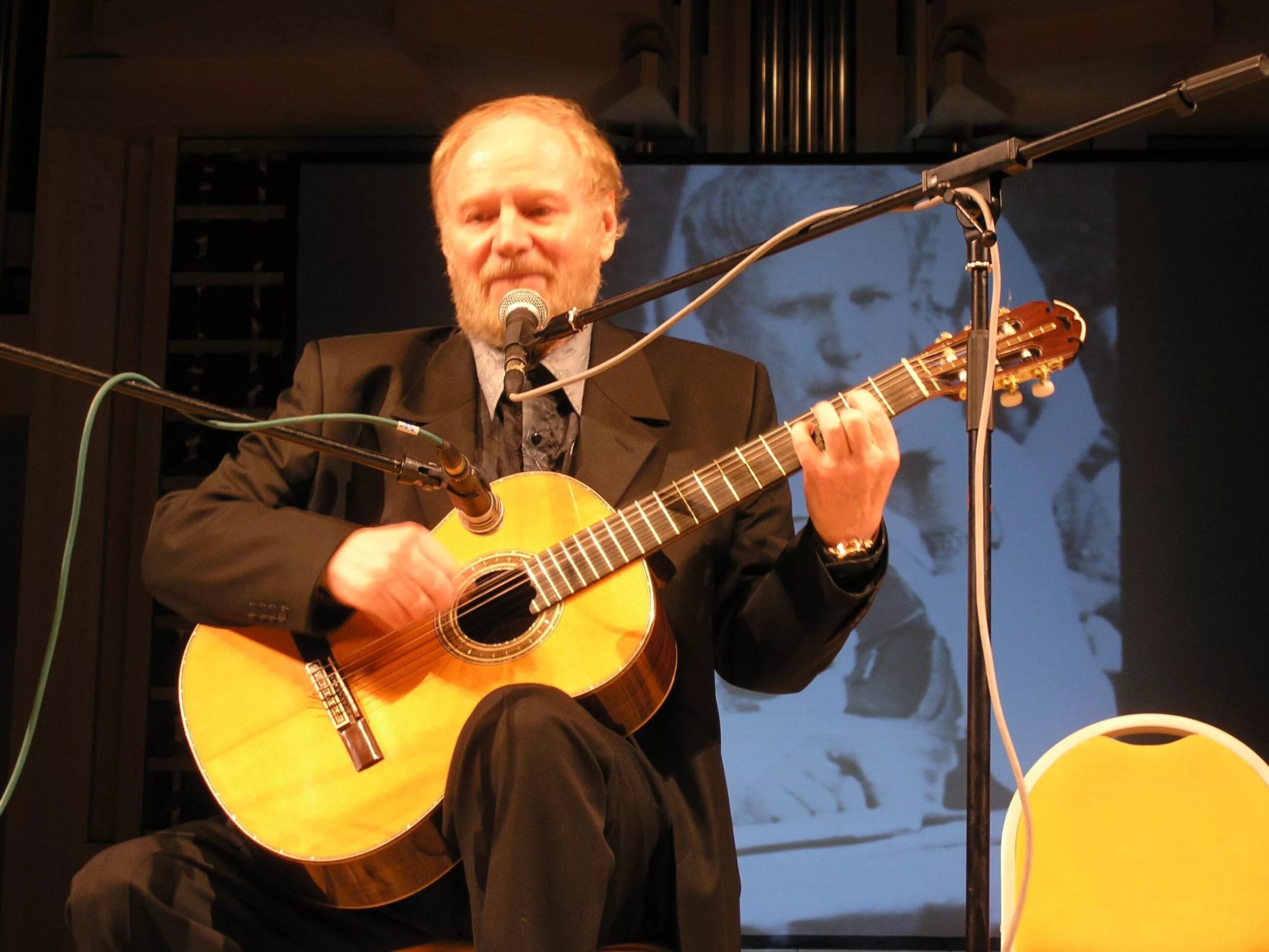 александр дольский. алексей иващенко актер. известные бардовские песни. бард с гитарой. городницкий александр бар.