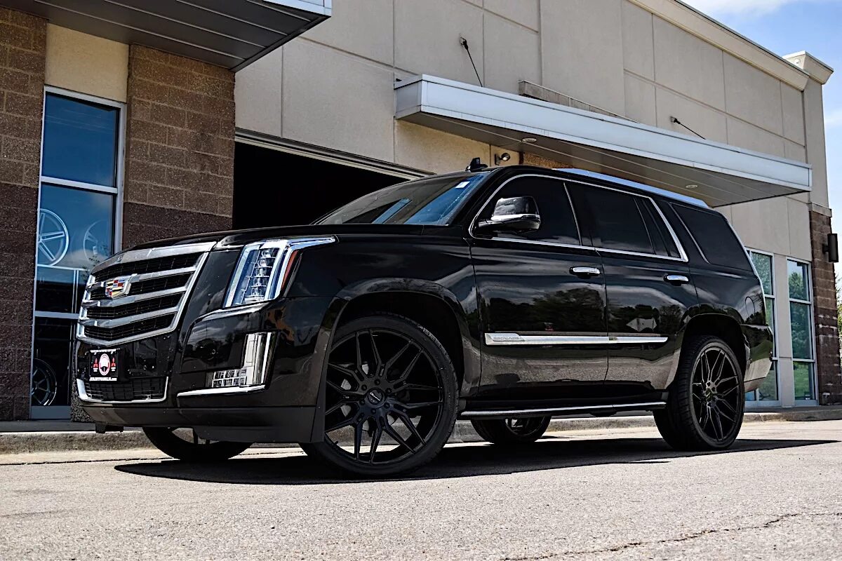 Cadillac Escalade. Бронированный Кадиллак Эскалейд. Кадиллак Эскалейд Бандитский. Кадиллак Эскалейд черный.