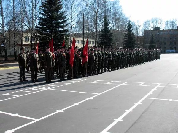 Строевой плац. Печенга плац 200 омсбр. Плац москва. Плац москва. Пустой плац.