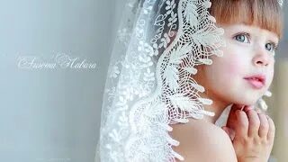 Ой а кто это такое просыпается песня. Ой бывает. Текст песни губки бантиком бровки домиком текст. Ой а кто это такое просыпается песня. Ой а кто это такой просыпается мем.