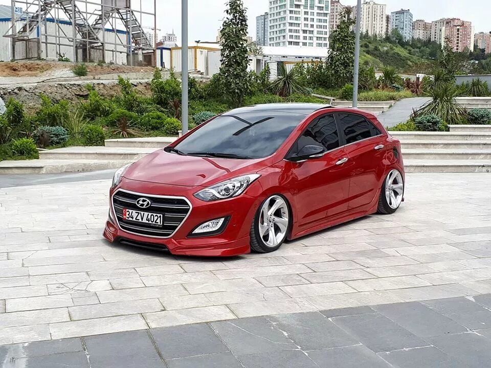 Solaris i30. Hyundai i30 tuning. hyundai i30 stance. хендай солярис i30. hyundai i30 2013 tuning.