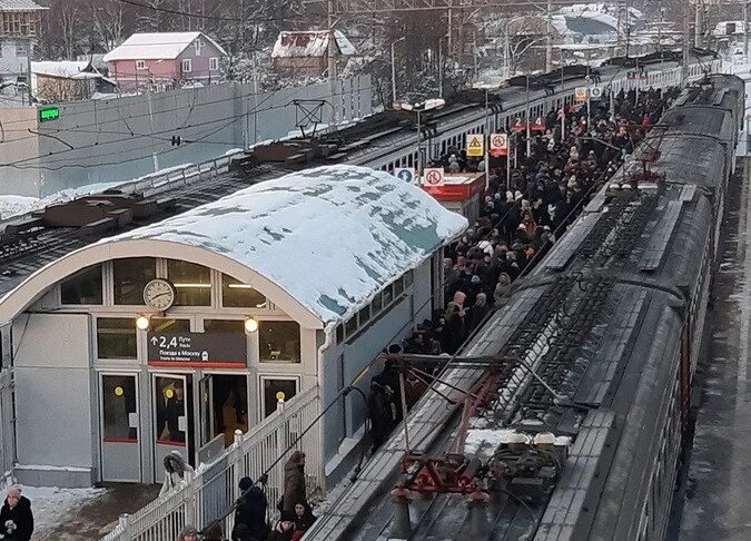 Поезда белорусское направление. Поезда белорусского направления. Киевская электричка. Поезда в Киевском поселке. Поезда на Киевском направлении внутни.