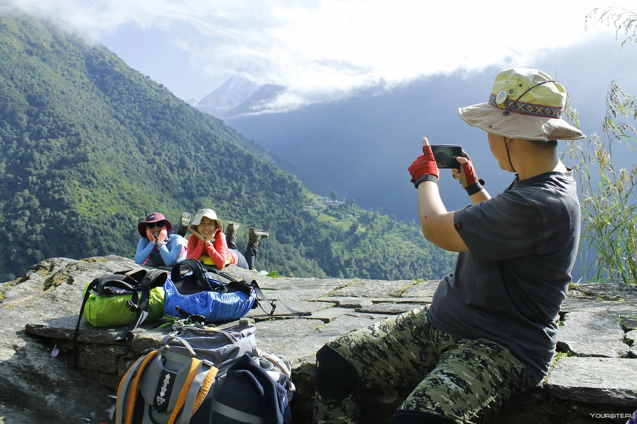 Get tourism. Непал туризм. Турист. Творческий туризм. Путешествие по Непалу.