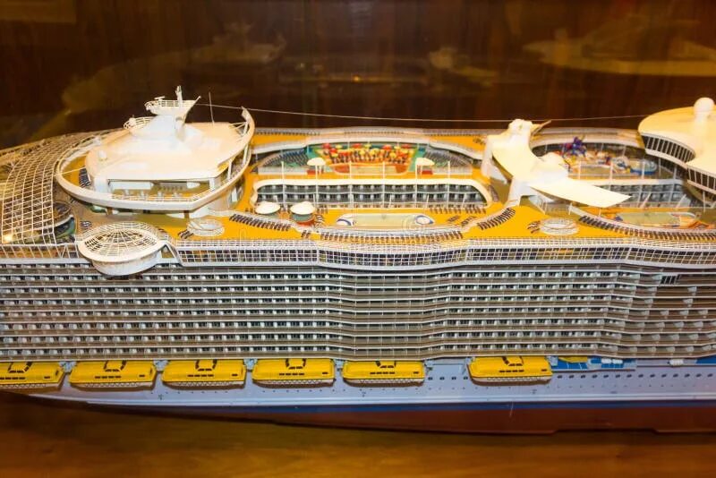 Oasis of the seas модель. Оазис морей чертежи. Oasis of the seas чертеж. Симфони оф зе сиас. Oasis of the seas фото.