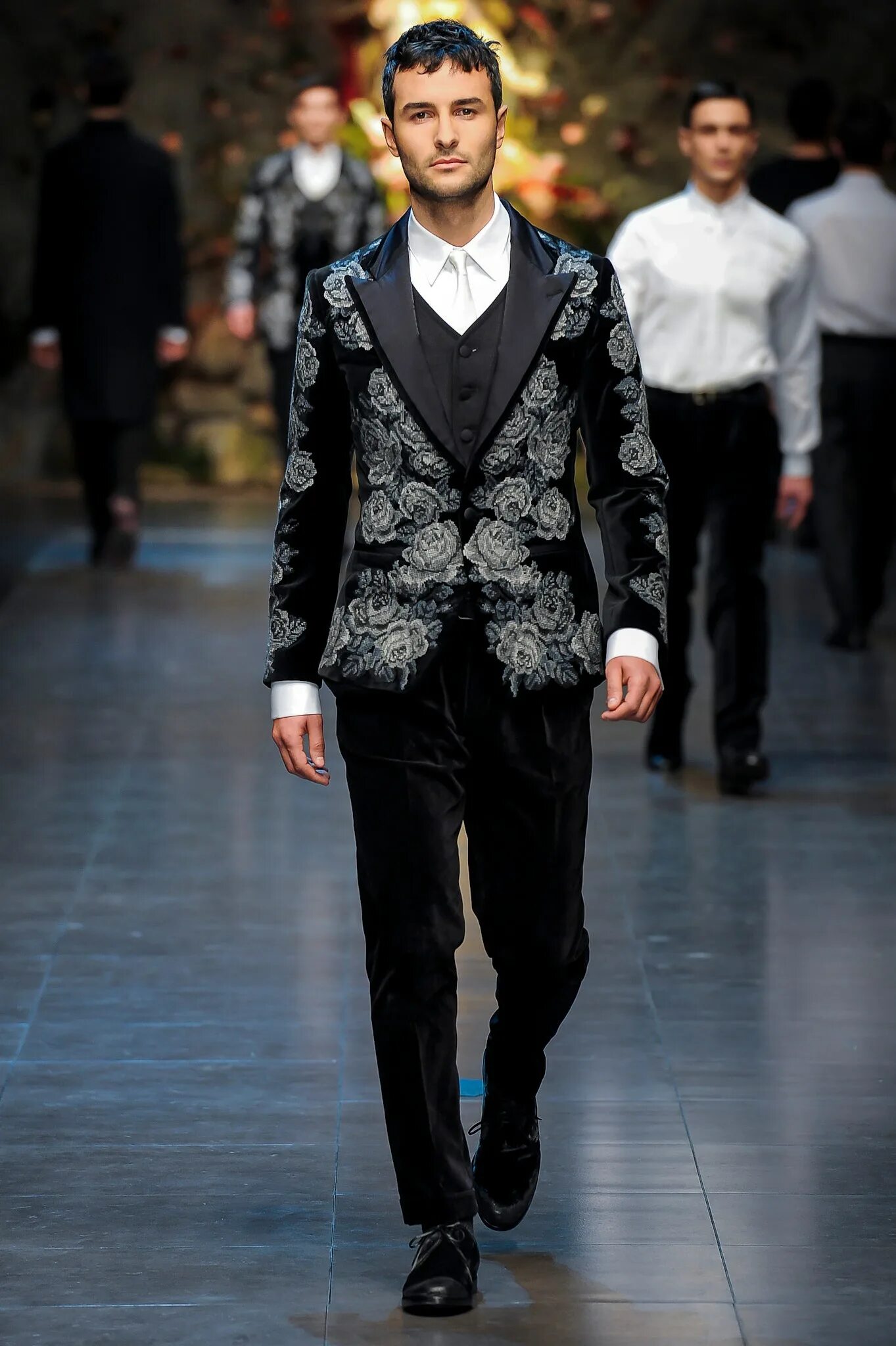 Habit à la française XVIII ° siècle - XVIIIth century courtier suit www.vertugad