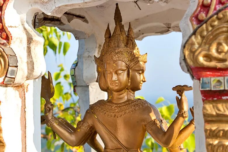 многоликий будда. 4 лица будды. двуликий будда. мочки ушей будды. лицо будды.