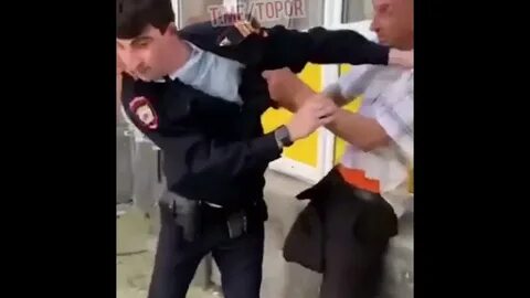 Избили дедов