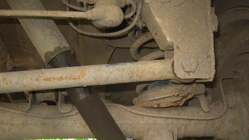 Вырвало тягу. Вырвало тягу. Чем затянуть гайку верхней штанги бабочки на редукторе камаз на месте. Вырвало тягу хово. Вырвало тягу.