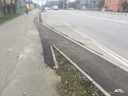 Тротуары заливают асфальтом односоставное