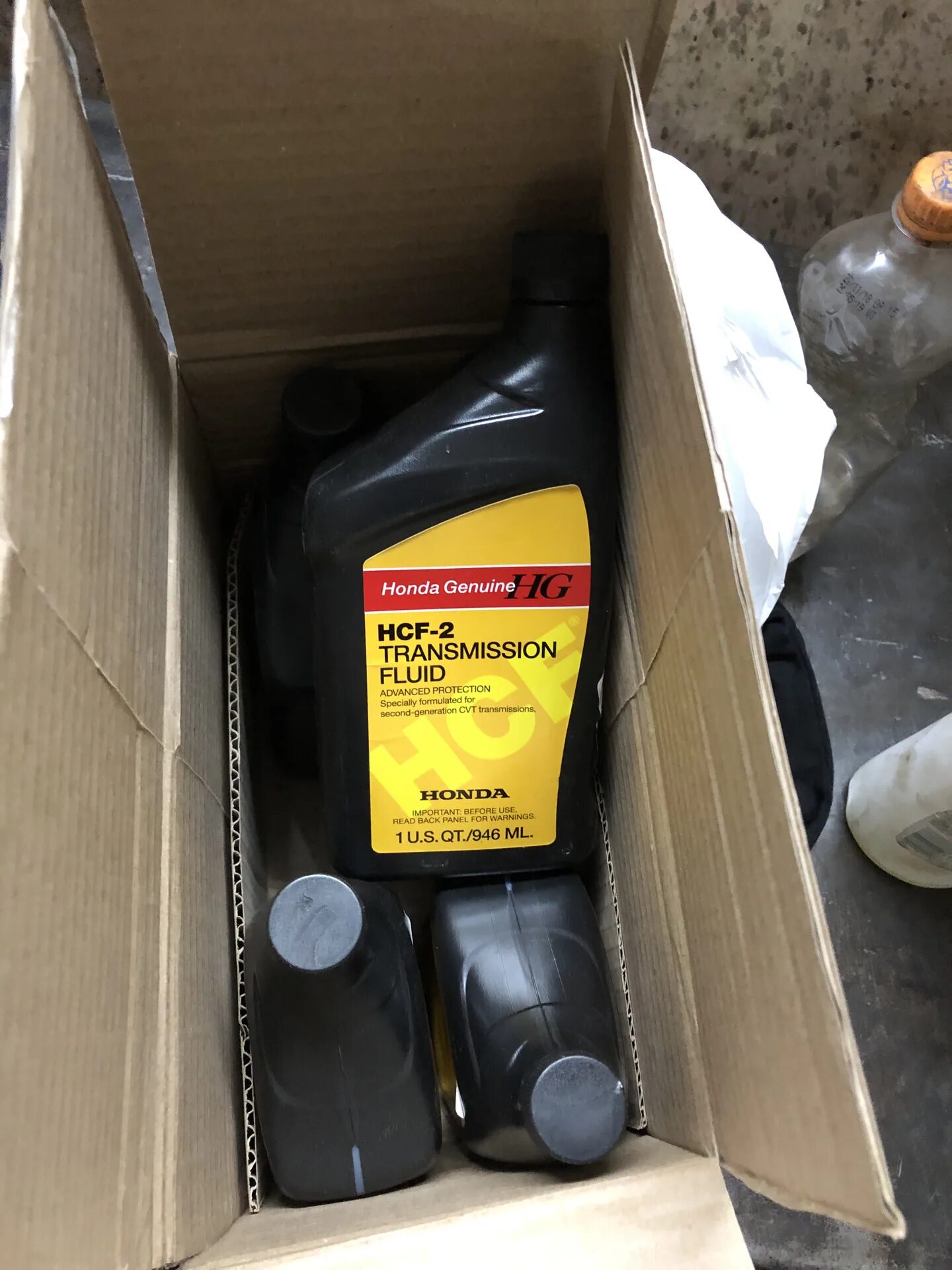 Масло хонда вариатор спайк. Honda CR V transmission Fluid. Масло вариатора Хонда CRV 2020. Масло HCF 2 для вариатора Хонда СРВ 2017г. 2.4 5 Поколения. Масло в вариатор Хонда CRV 5.