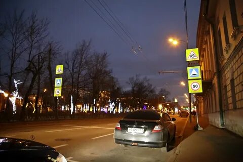 Дорожные знаки с внутренней подсветкой