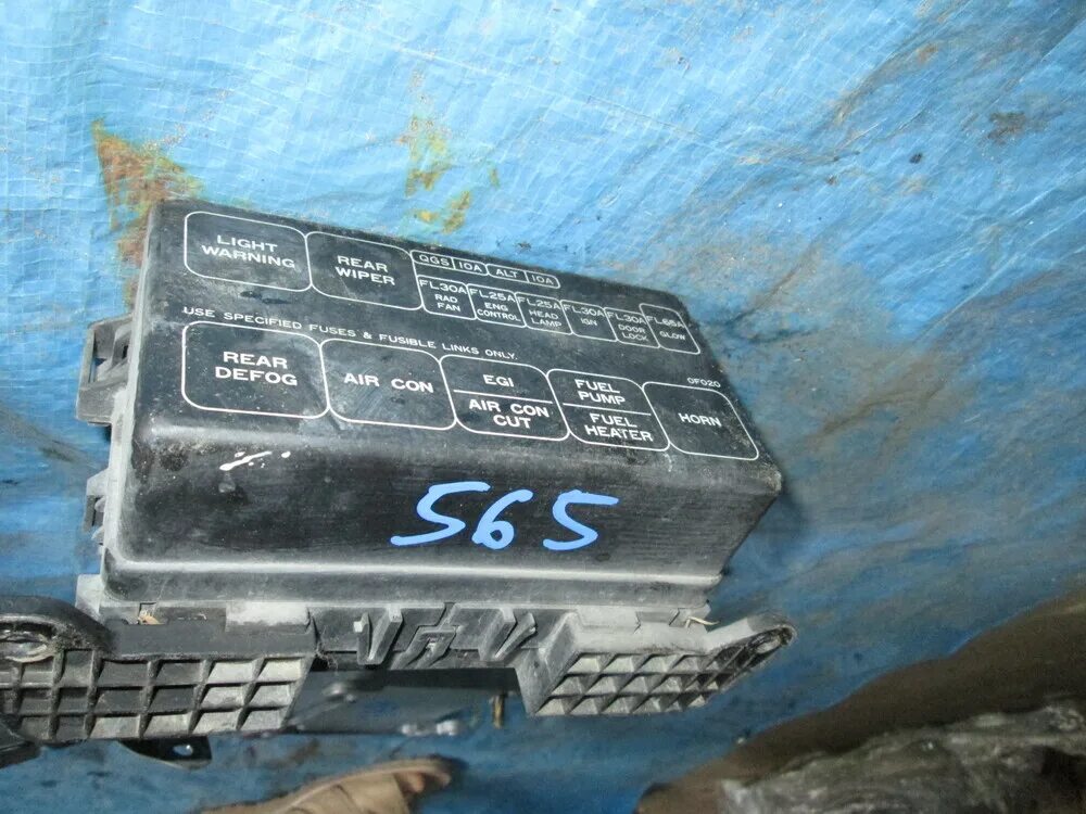 243820F000 блок предохранителей NISSAN MISTRAL R20 , 243827F020 купить бу Z12950