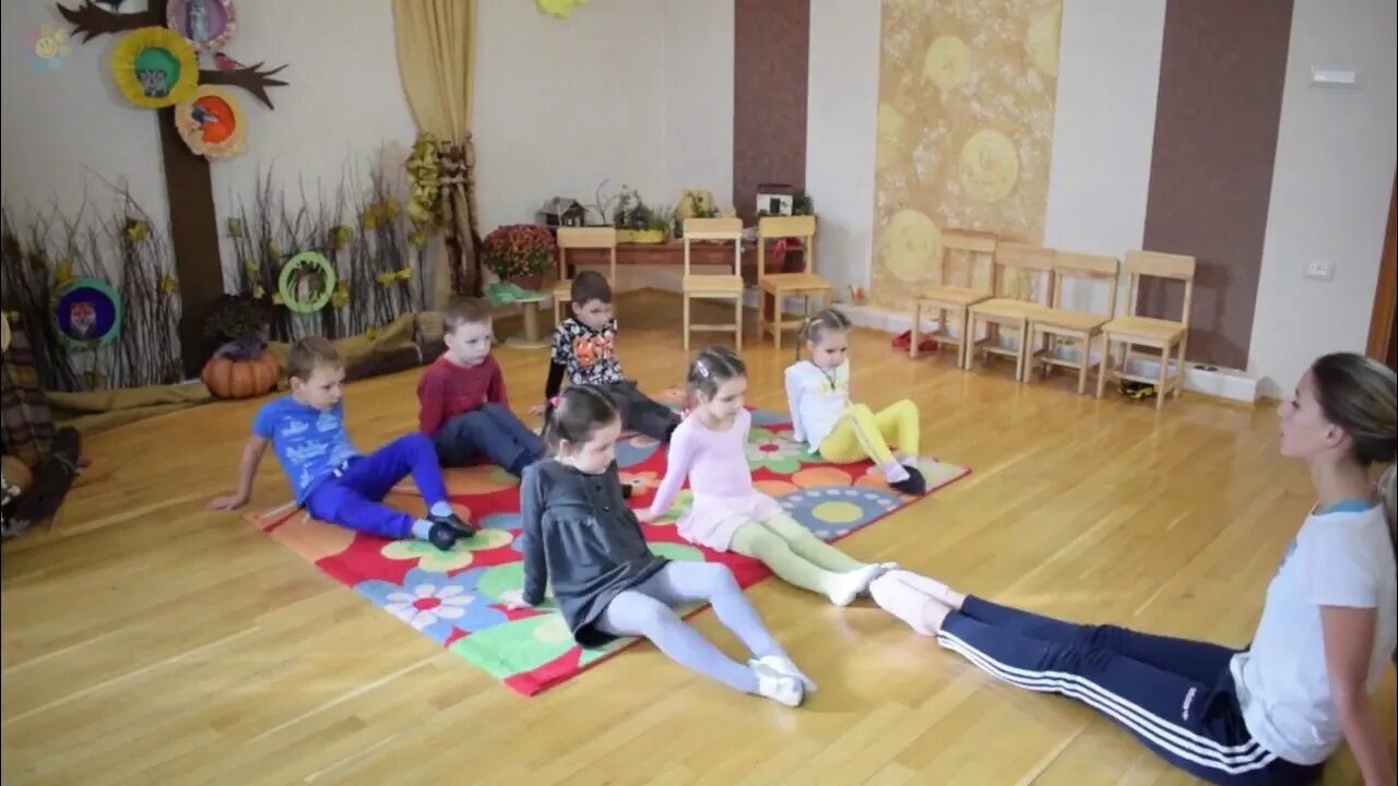 Танцы в детском саду. Музыкальная разминка для детей со словами и движениями видео. Разминка для десятилетних детей физа. Танцы ритмика дети. Утренняя гимнастика в доу.