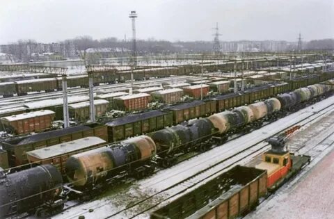 Вагоны проходящие станцию