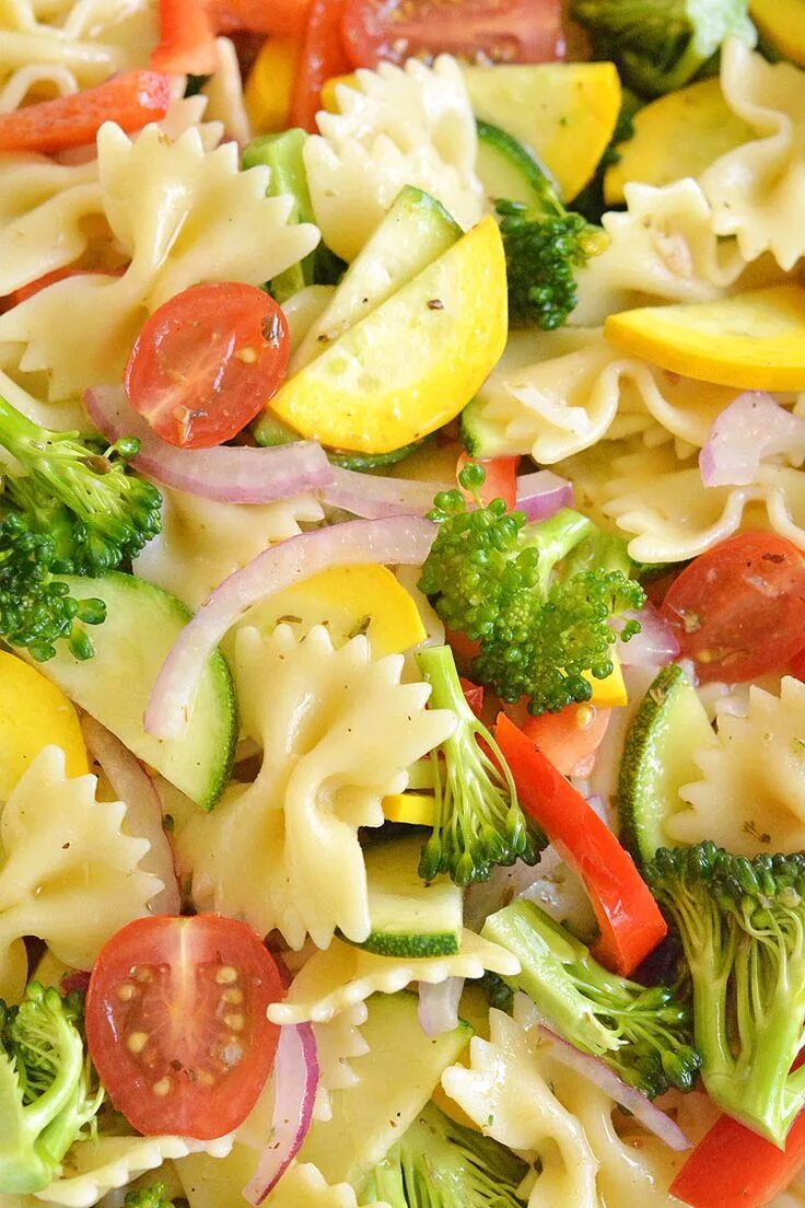Салат без овощей рецепт. Салат. Овощной салат. Летние блюда. Легкий салатик из овощей.