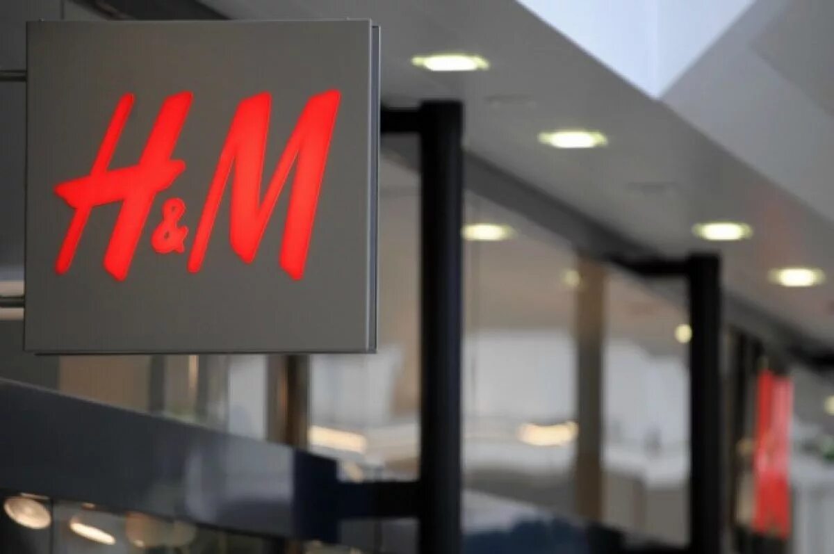 Г a h m e h. Реклама одежды h m. Г a h m e h. H&m divided коллекция 2017. H&m модели.