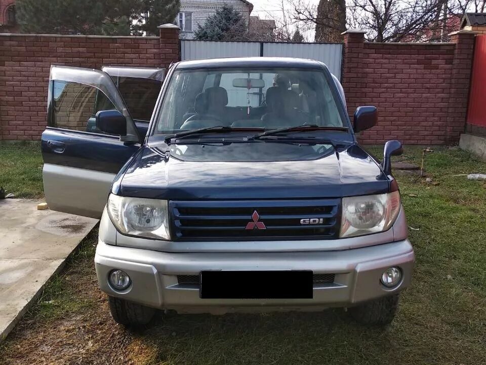 Pajero io двигатели. Mitsubishi Pajero io 1998. Паджеро ио 2000. Митсубиси Паджеро io 2000. Mitsubishi Pajero io, 1998 год.