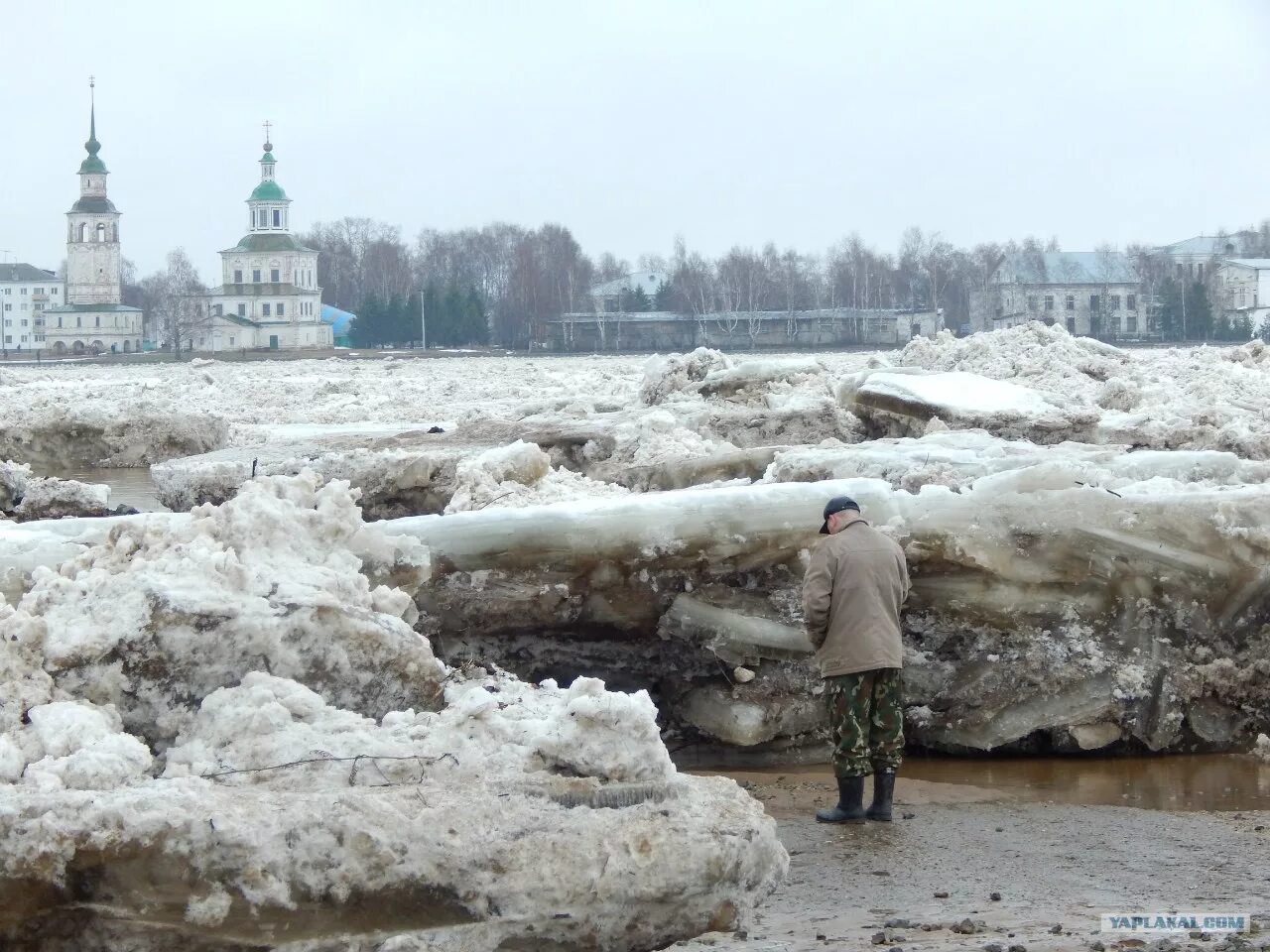 Великий Устюг ледоход 2016. Наводнение в Великом Устюге. Наводнение Великий Устюг 2016. Наводнение в Великом Устюге Вологодская область. Ледоход в вологодской области