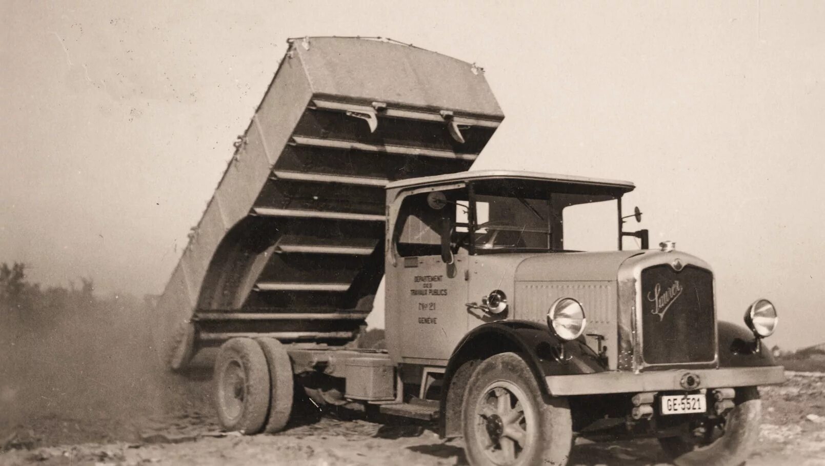 Буд 12. Saurer d290 грузовик. Грузовик фирмы Saurer 1900. Saurer 1938. Грузовик Заурер d290b.