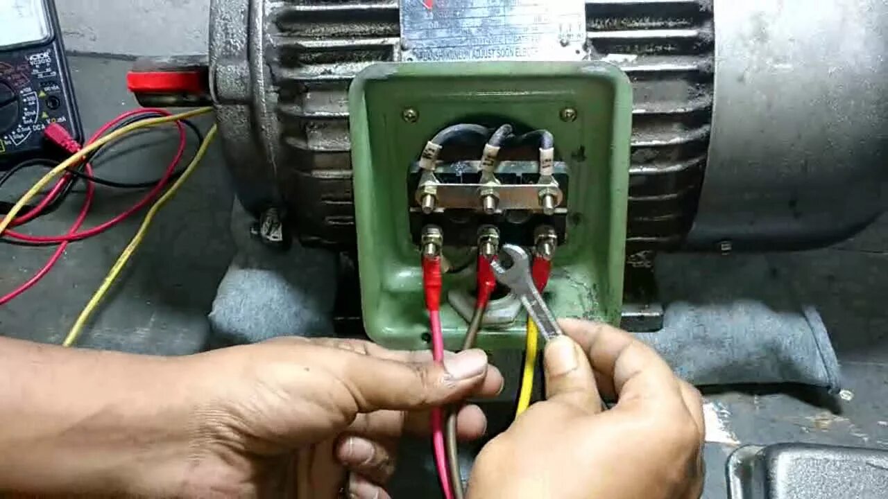 Three phase motors. Connect 3phase Motor. Motor phase u v w. Motor Electric forward. 3 Phase y Motor wire connection.