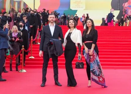 Премьера начала