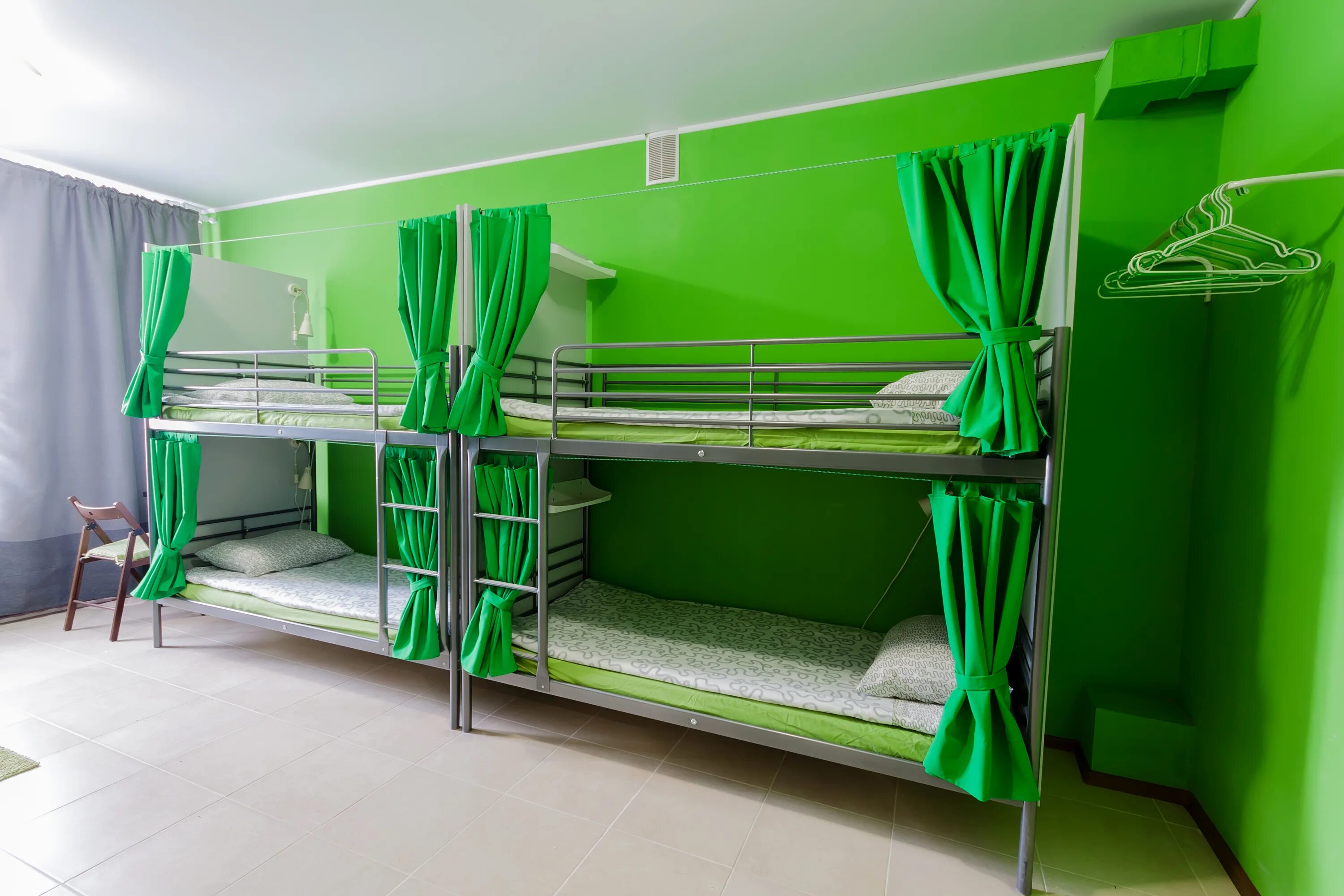 Какого жить в хостеле. Wiki Hostel Уфа. Wiki Hostels бул. Хадии Давлетшиной, 6, Уфа. Рич хостел Уфа. Двухъярусные кровати для хостелов.