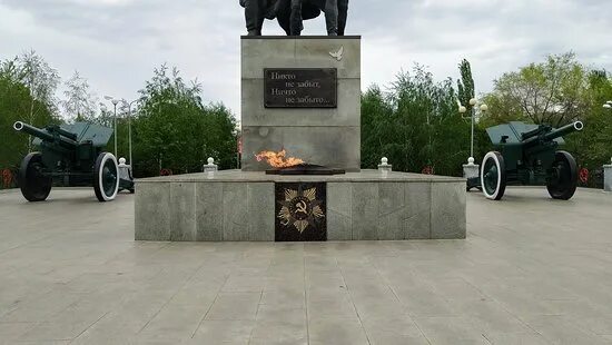 Аллея славы мелеуз. Музей мелеуз. Город мелеуз башкортостан достопримечательности. Вов мелеуз. Памятник мелеуз монумент славы.