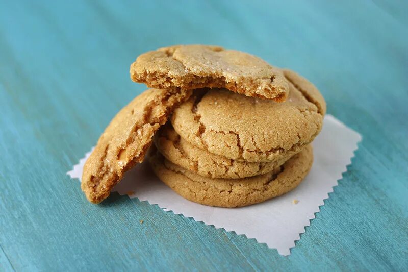 натер батер печенье. печенье с маслом сливочным. печенье масляное. Butter roll cookie. печенье danish butter cookies.