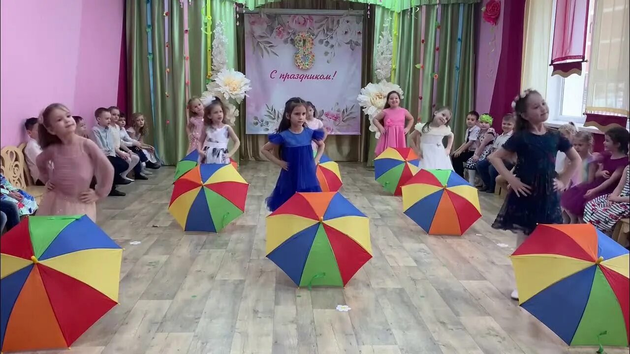 Танец дождя подготовительная группа. Танец с зонтиками. танец с зонтиками подготовительная группа. танец с зонтиками средняя группа. костюм танец с зонтиком.
