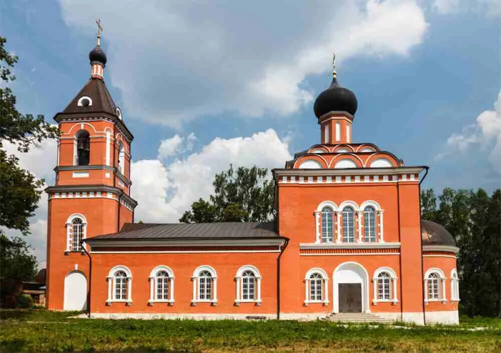 Церковь Покрова Пресвятой Богородицы Москва. Храм Покрова Пресвятой Богородицы в Покровском. Храм Покрова Пресвятой Богородицы в Покрове. Покровка Церковь Покрова Святой Богородицы. Т д покров