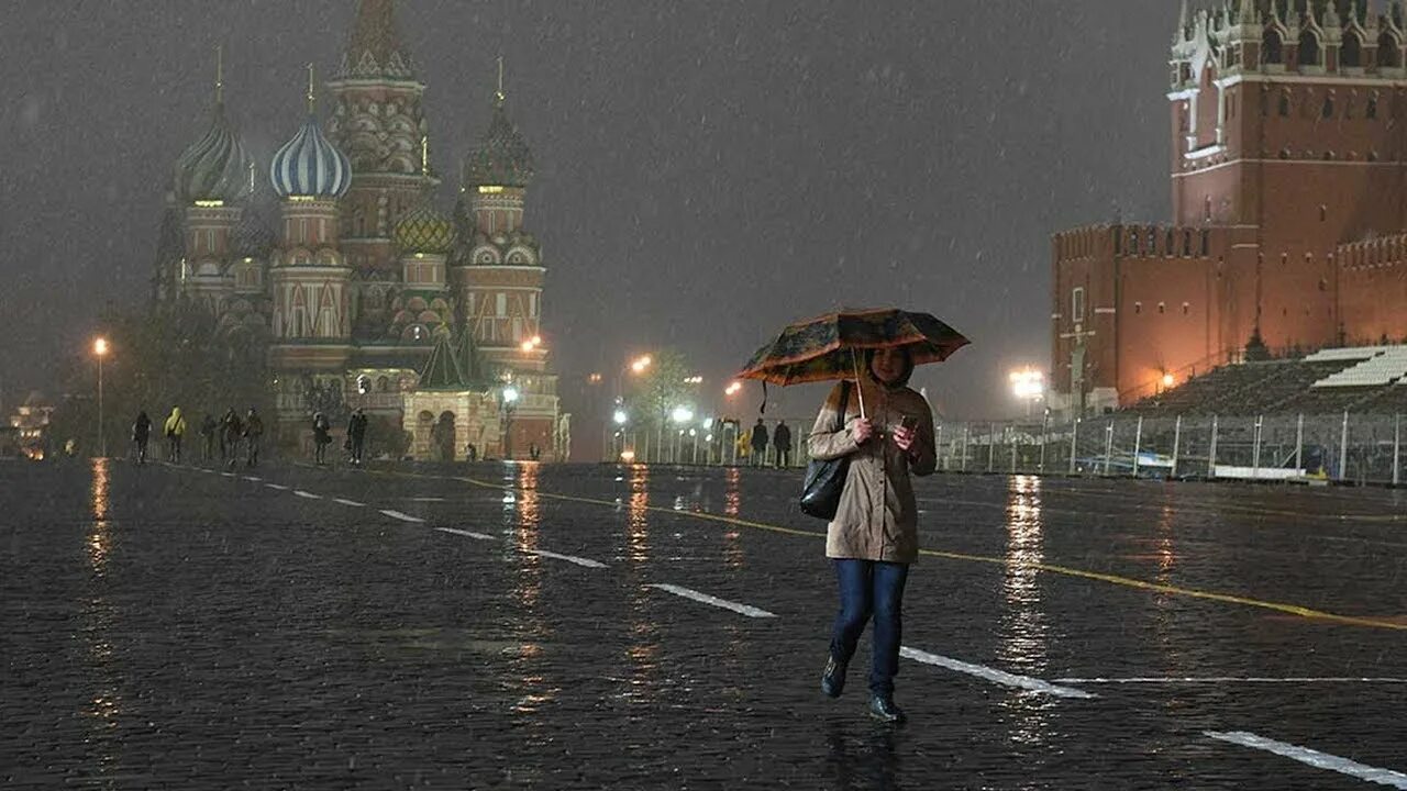 Сейчас будет идти дождь. Дождливая москва. дождь в москве. дождик в москве. летний дождь в москве.