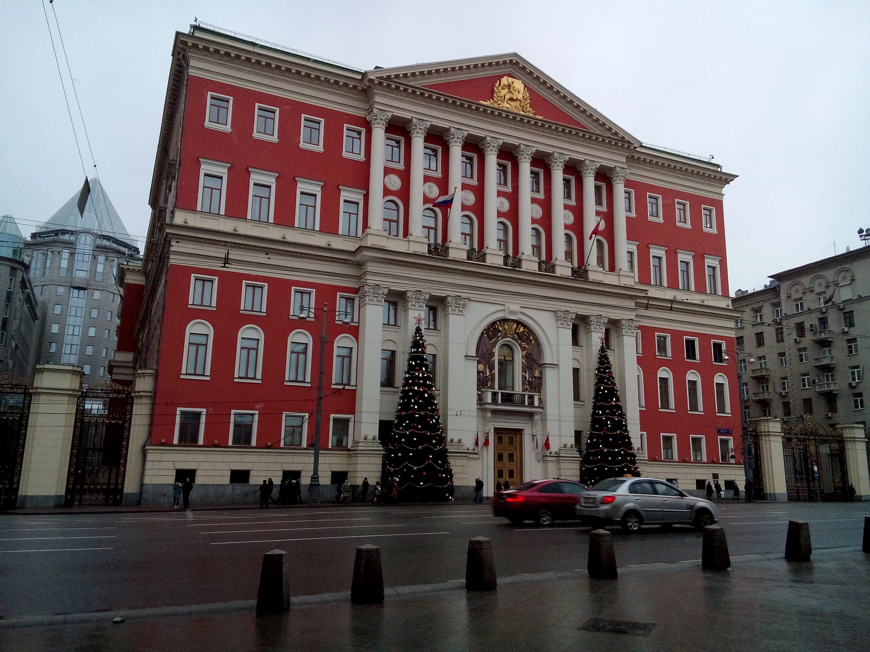 Городская администрация москва. Здание мэрии Москвы. Мэрия Москвы на Тверской. Мэрия Тверская 13. Здание мэрии Москвы Казаков.