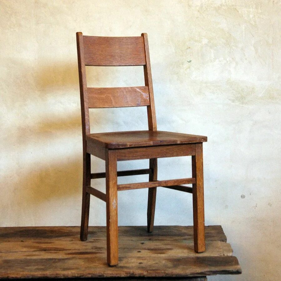 Wooden s. Стул деревянный. Стулья Винтажные деревянные. Винтажный стул. Винтажный деревянный стул.