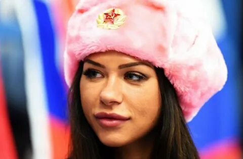 Девочка в ушанке