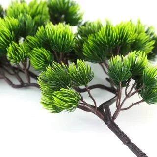 Искусственные ветки сосны